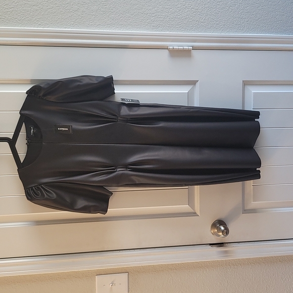 Express - Picture 4 of 4